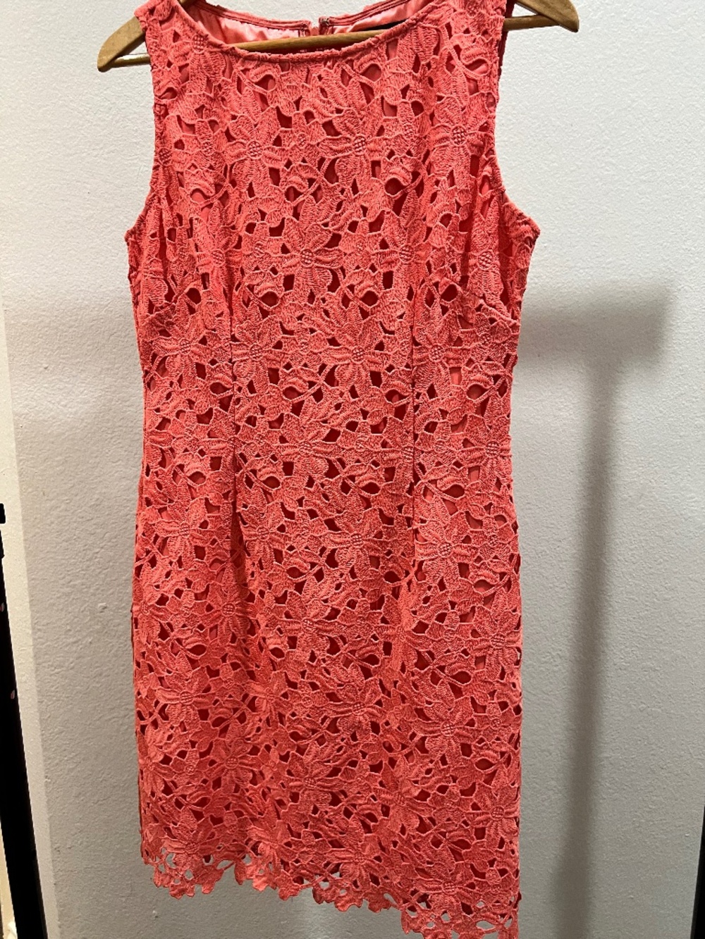 Cute and Classy Tahari Dress - Size 6